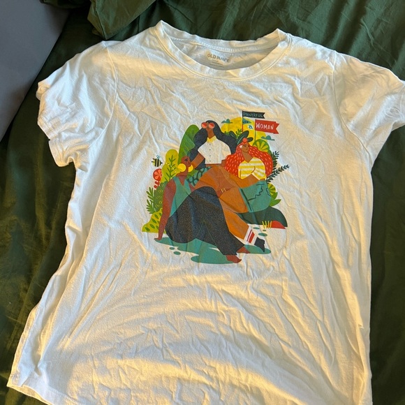 Old Navy T-Shirt - Picture 3 of 3